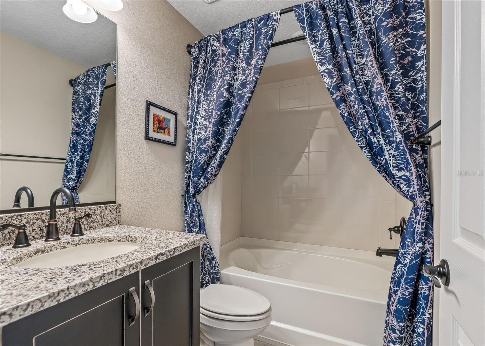 upstairs full bath - 5565 NW 43RD LANE RD, OCALA