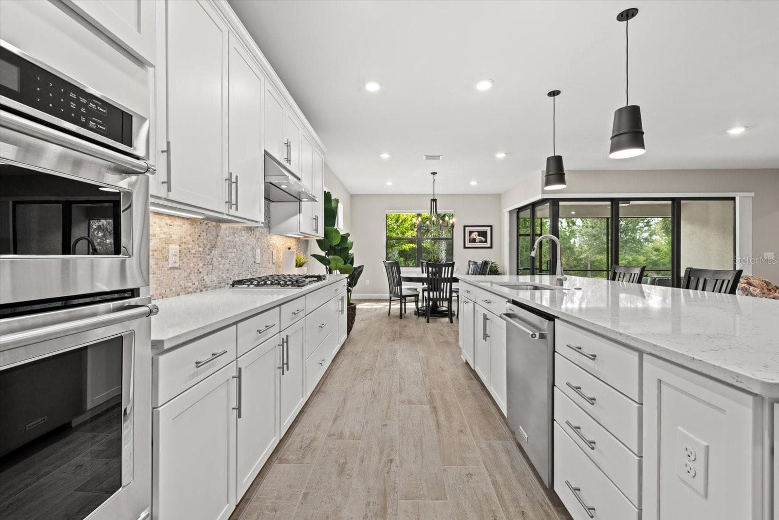 Gorgeous Mosaic Tile Backsplash & All Quartz Counters - 12446 MARSH POINTE RD, SARASOTA