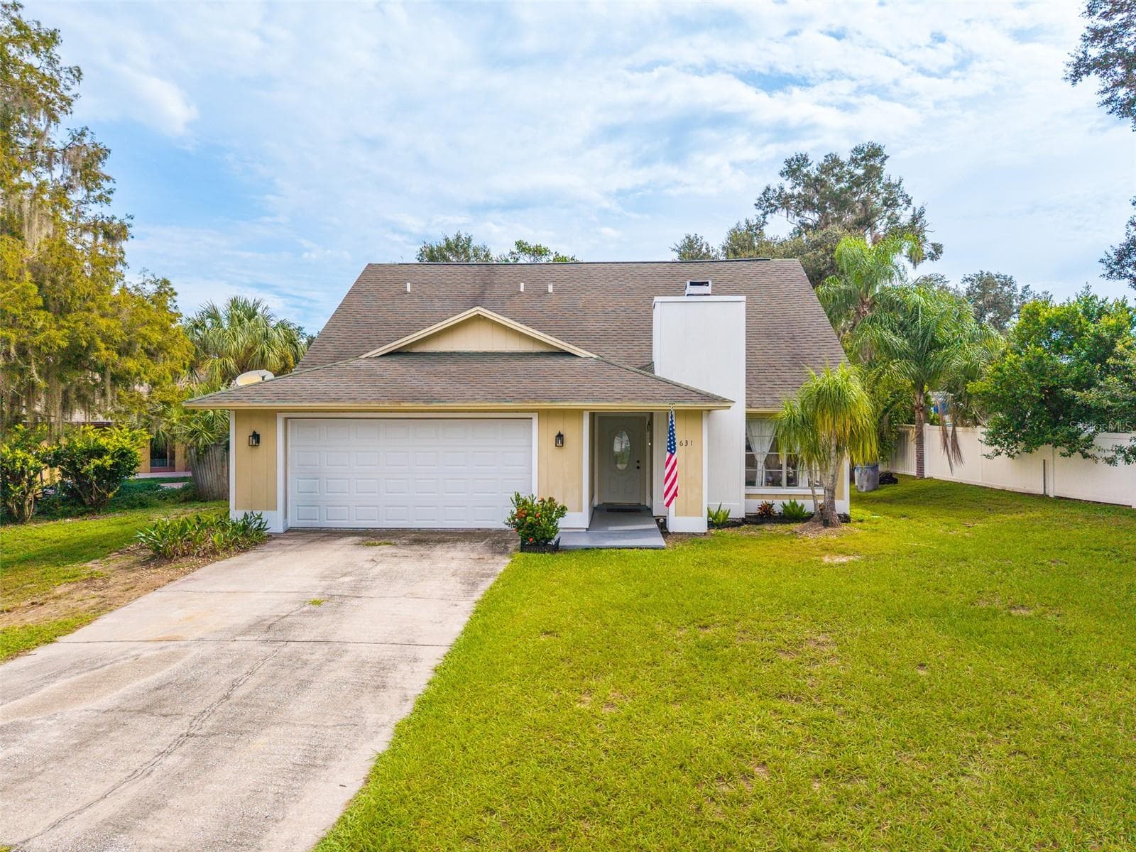 631 STONE DR