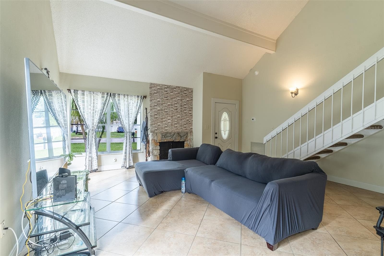 Single Family Residence at 631 STONE DR, BRANDON, photo 3 of 40