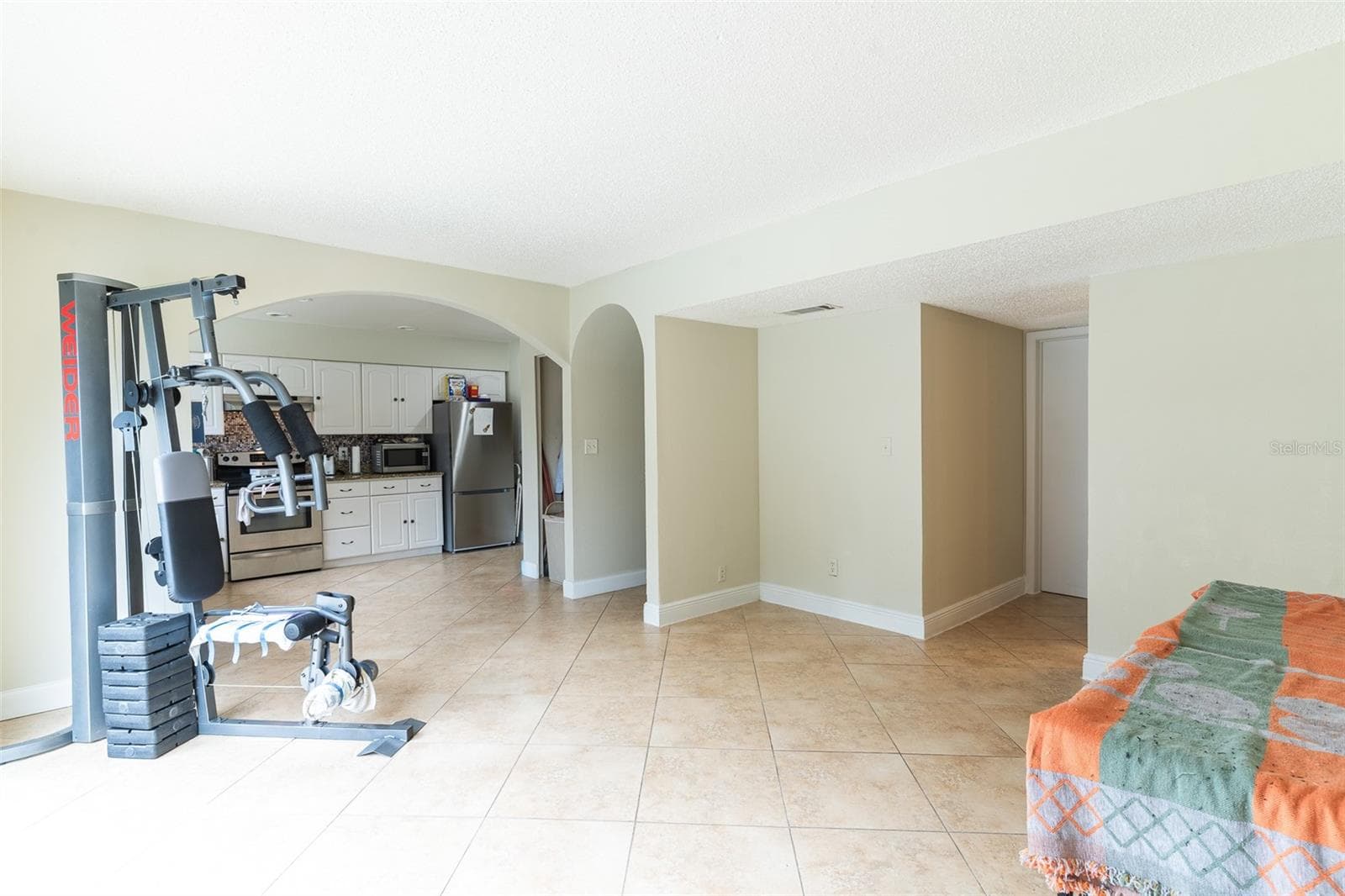 Single Family Residence at 631 STONE DR, BRANDON, photo 9 of 40