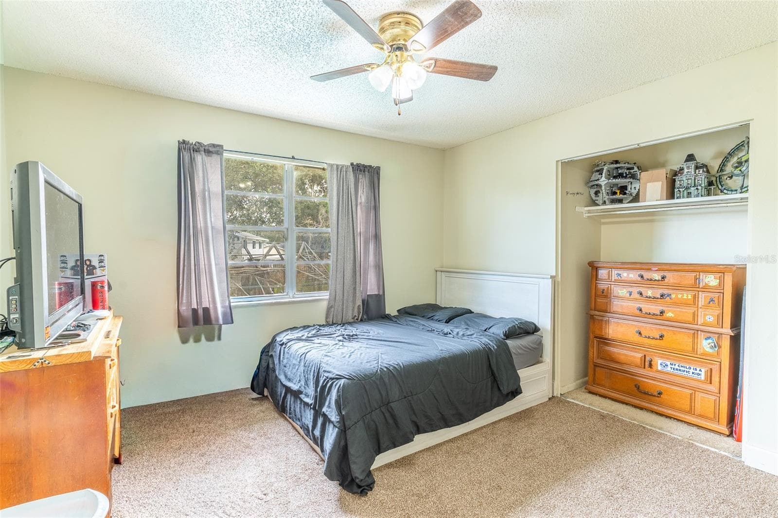 Single Family Residence at 631 STONE DR, BRANDON, photo 15 of 40