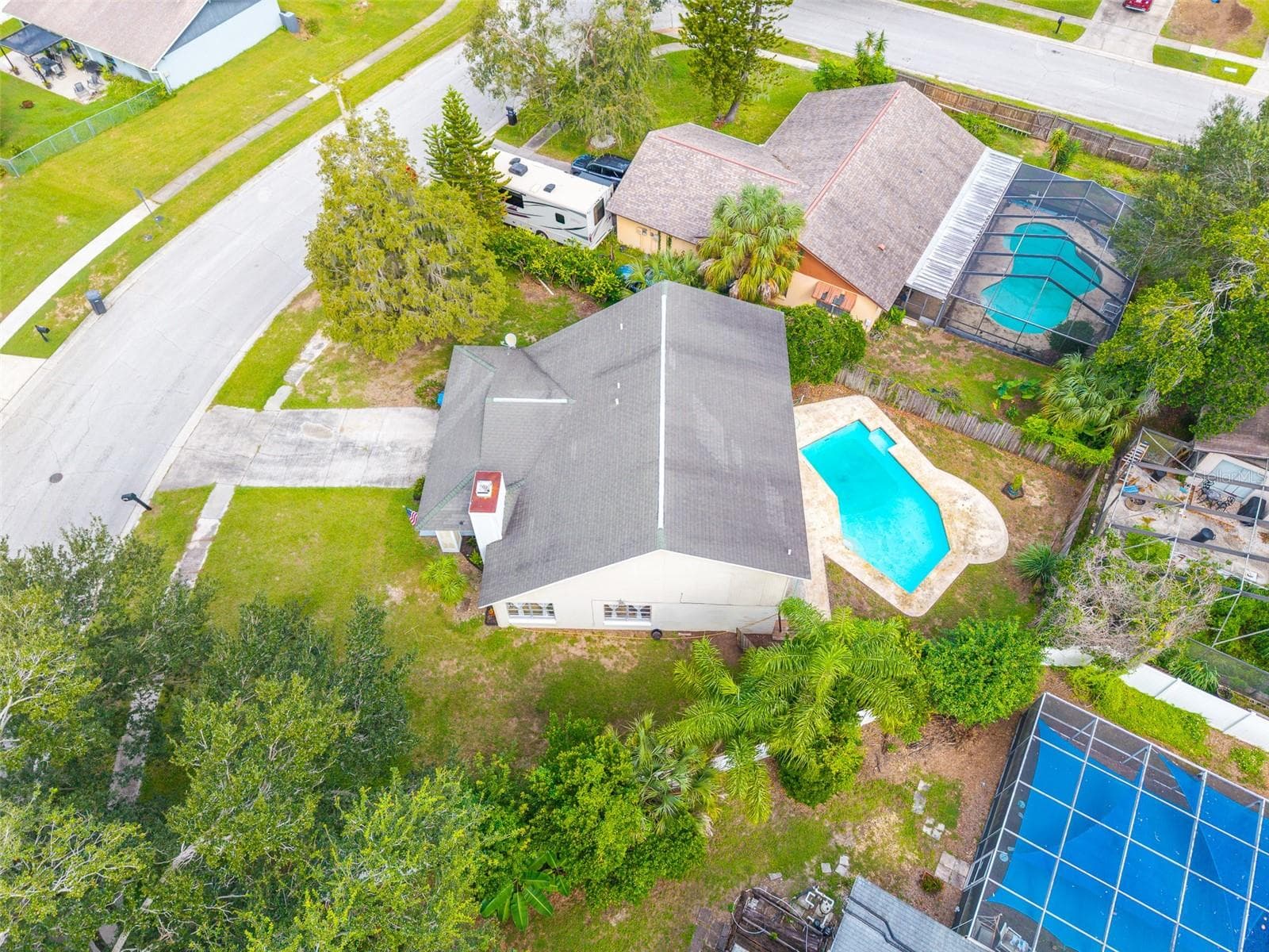 Single Family Residence at 631 STONE DR, BRANDON, photo 32 of 40