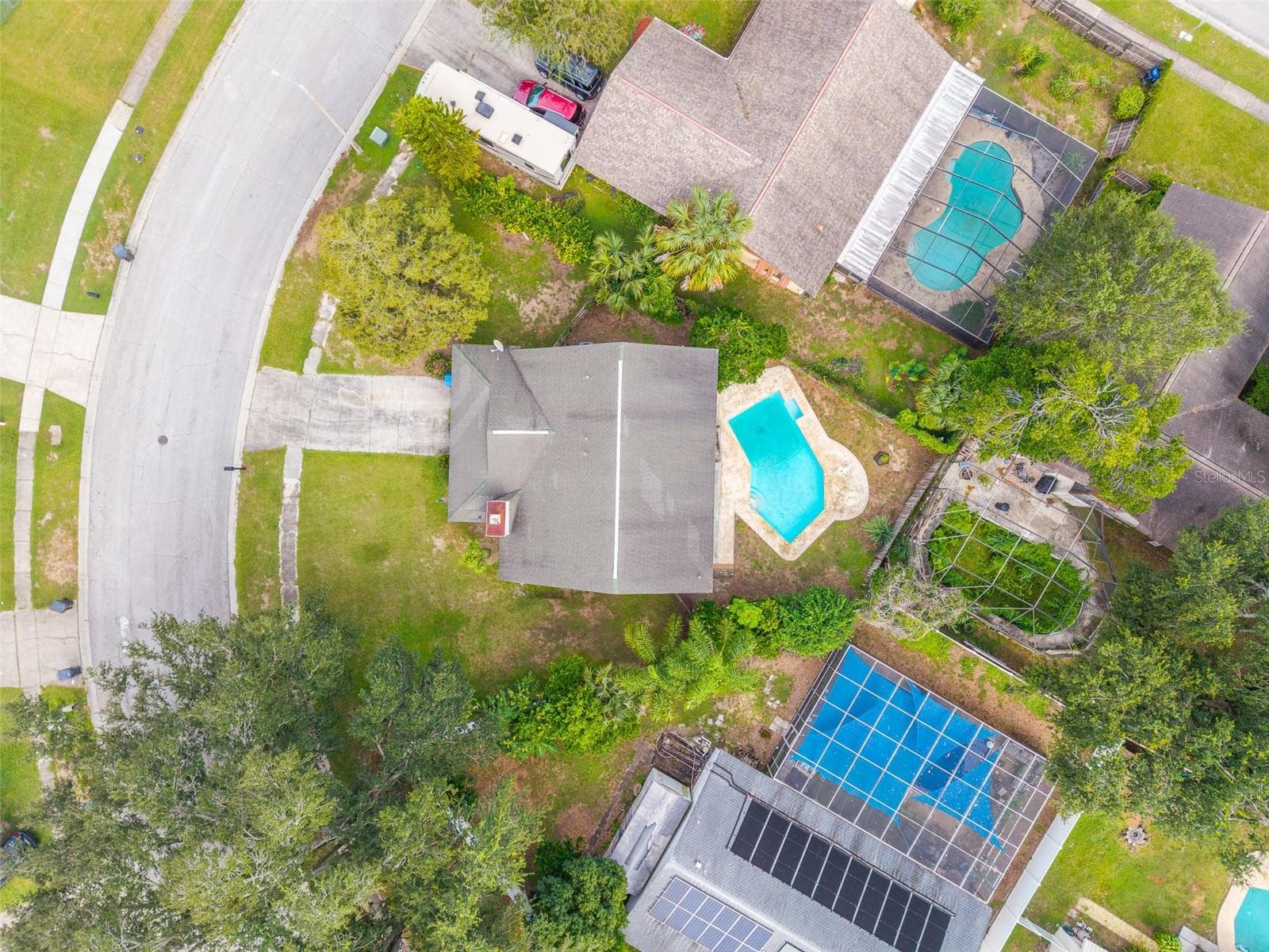 Single Family Residence at 631 STONE DR, BRANDON, photo 33 of 40
