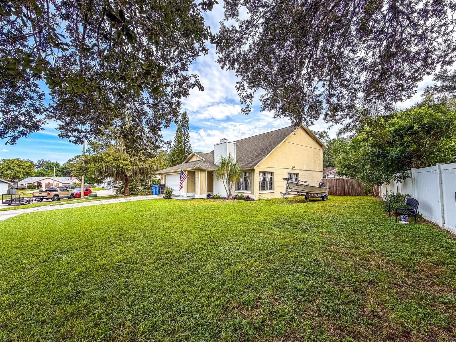 Single Family Residence at 631 STONE DR, BRANDON, photo 39 of 40