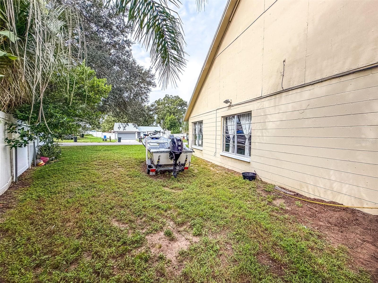 Single Family Residence at 631 STONE DR, BRANDON, photo 40 of 40