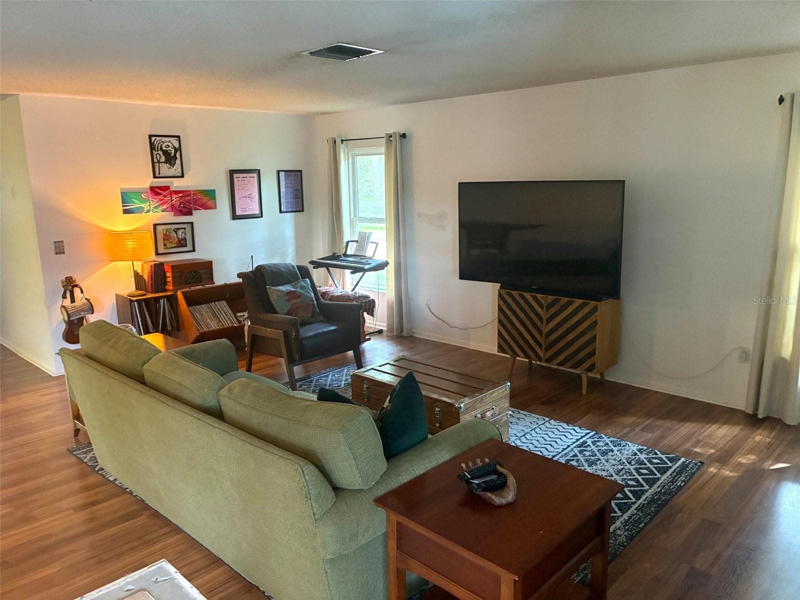 Single Family Residence at 615 CAMBRIDGE CT, LONGWOOD, photo 6 of 17