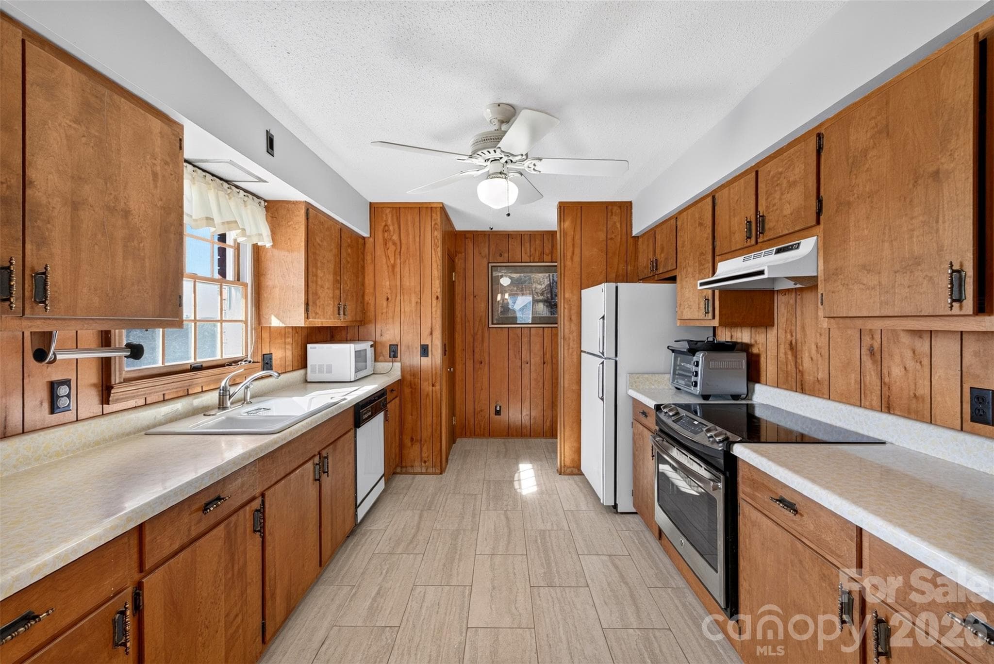 Single Family Residence at 93 Orchard Hill, Saluda, photo 16 of 48
