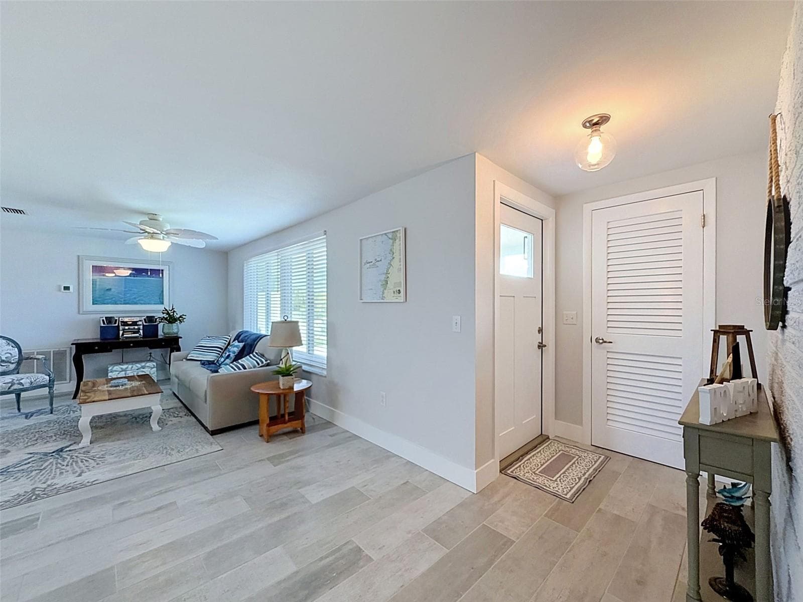 THIS HOME IS LIGHT AND BRIGHT! - 6618 LEESIDE ISLE, HUDSON
