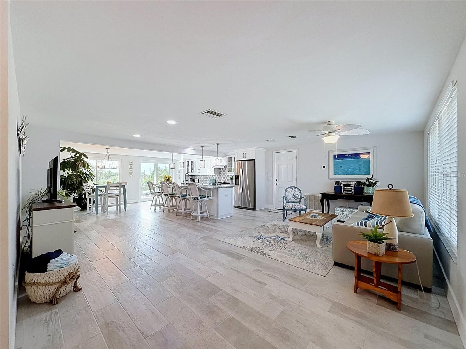 THE ULTIMATE OPEN FLOOR PLAN. - 6618 LEESIDE ISLE, HUDSON