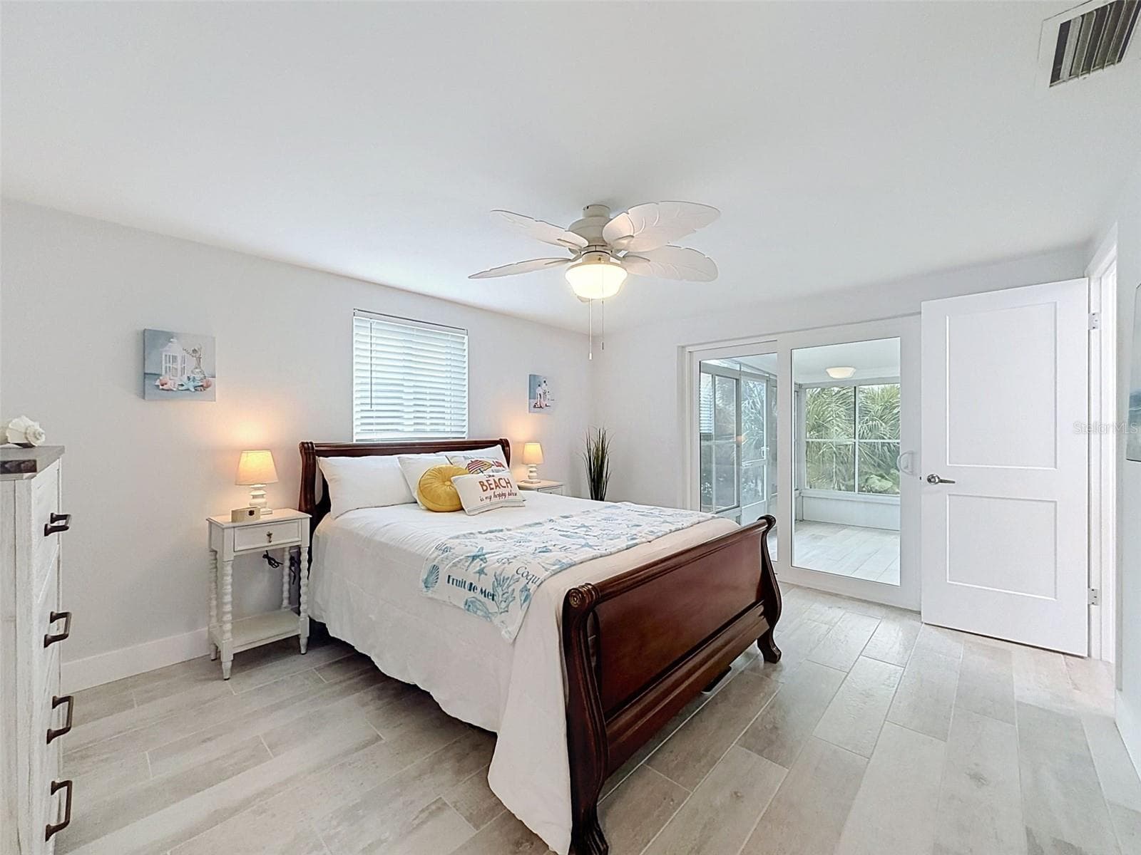 SPACIOUS AND BRIGHT - 6618 LEESIDE ISLE, HUDSON