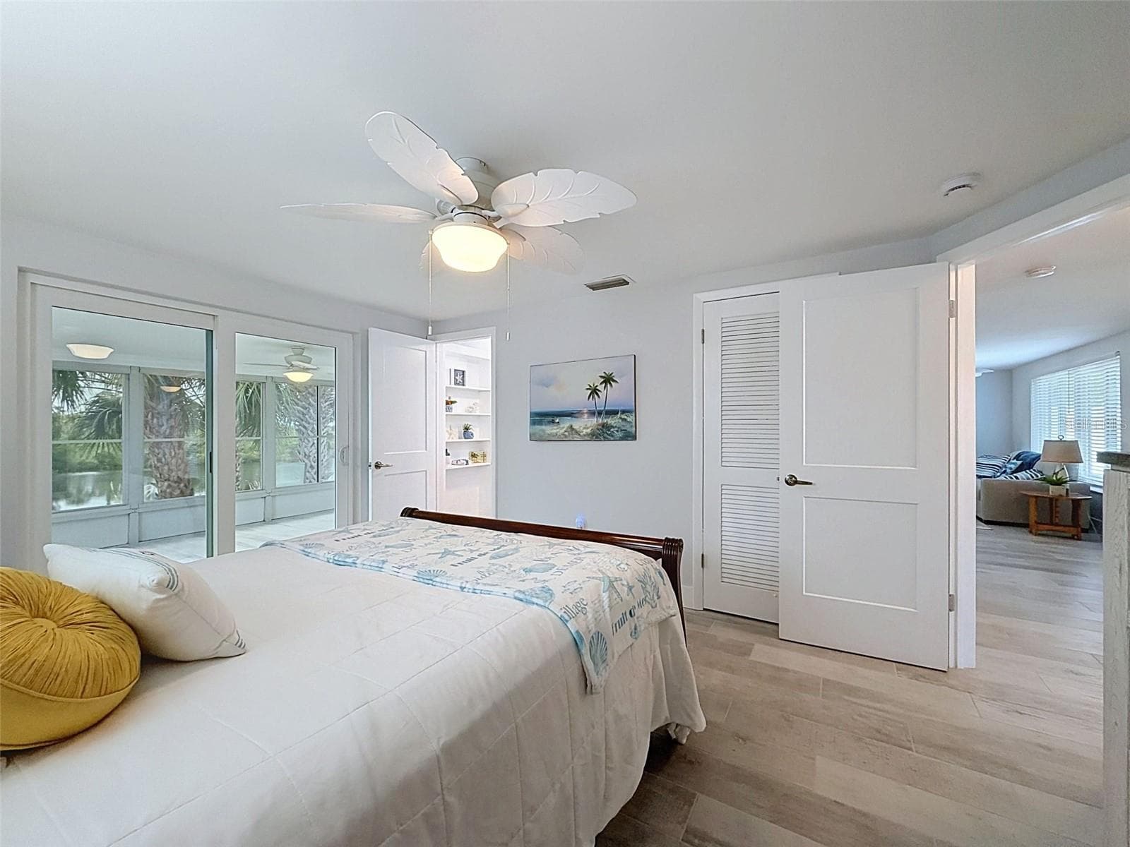 WITH SLIDERS TO THE LANAI - 6618 LEESIDE ISLE, HUDSON
