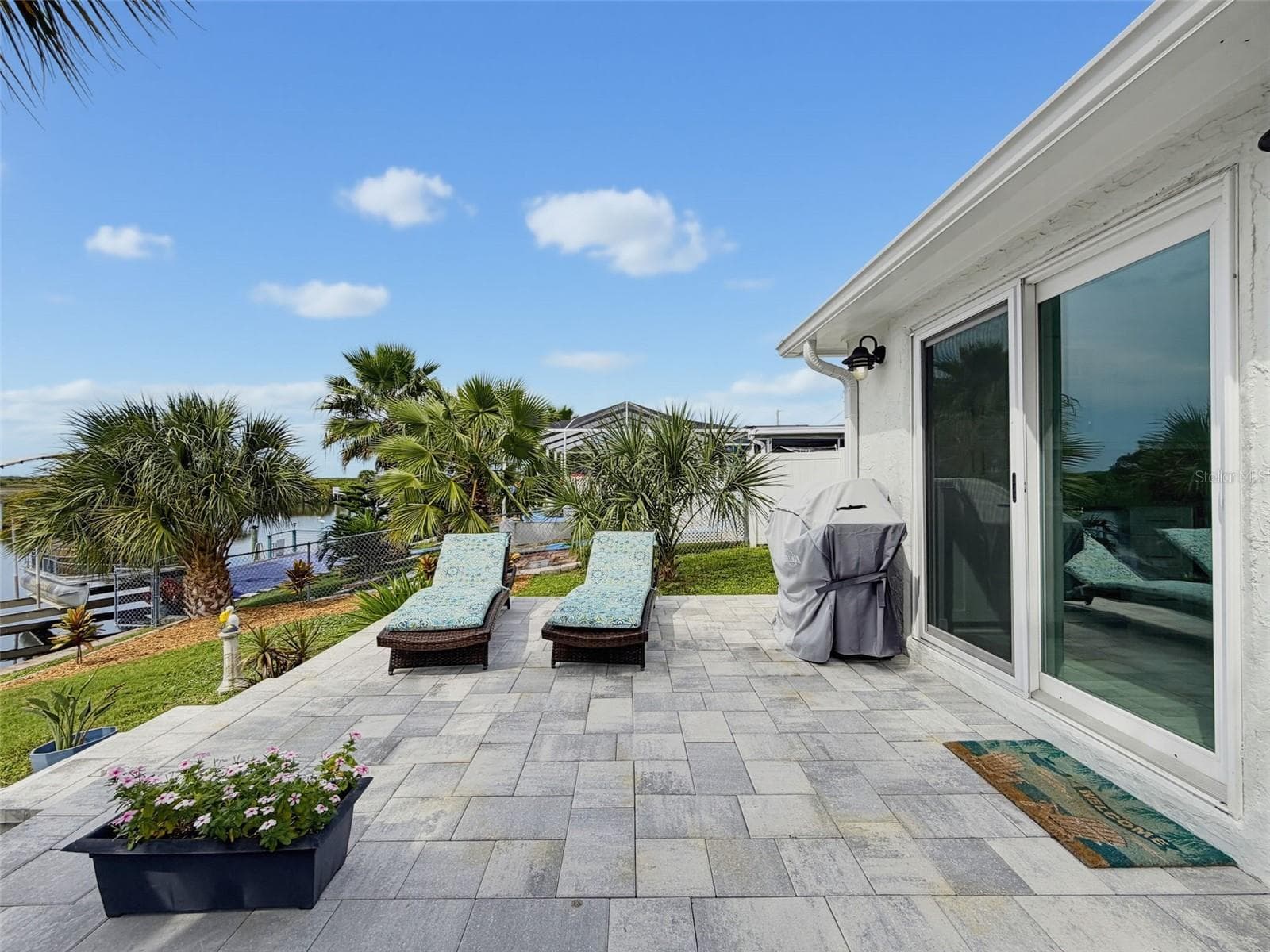 RELAX AND TAKE IN THE BEAUTY - 6618 LEESIDE ISLE, HUDSON