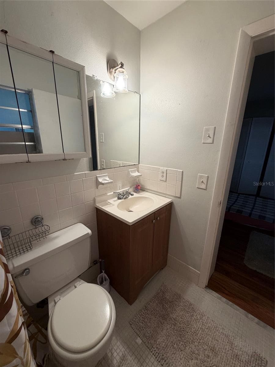 Condominium at 200 GLENNES LN #114, DUNEDIN, photo 29 of 39