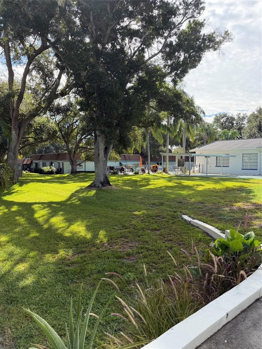 Condominium at 200 GLENNES LN #114, DUNEDIN, photo 34 of 39