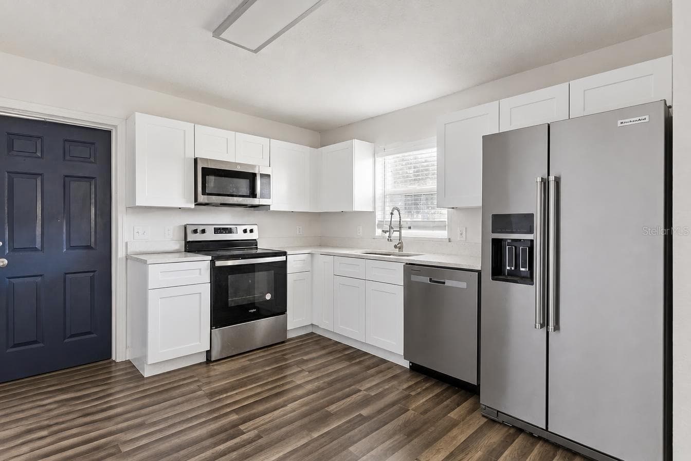 Virtually Stage - 220 D ST, LAKE WALES