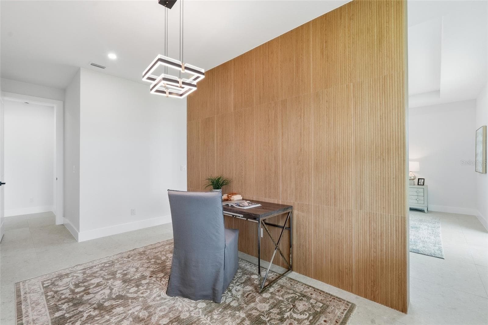 Sitting area or office area in primary bedroom - 325 NE 15TH TER, CAPE CORAL