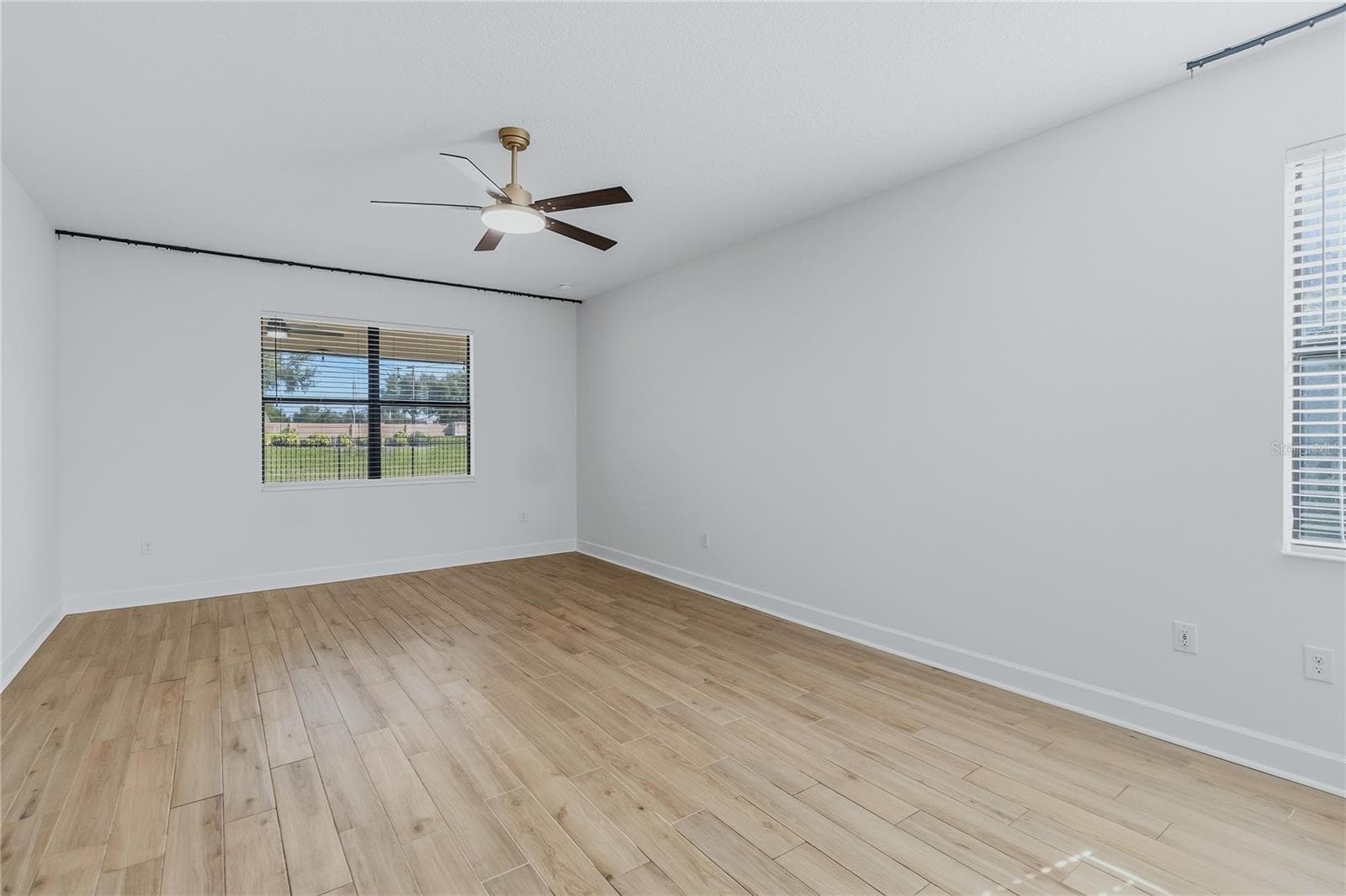 Single Family Residence at 5785 SAYBROOK CIR, SANFORD, photo 33 of 81