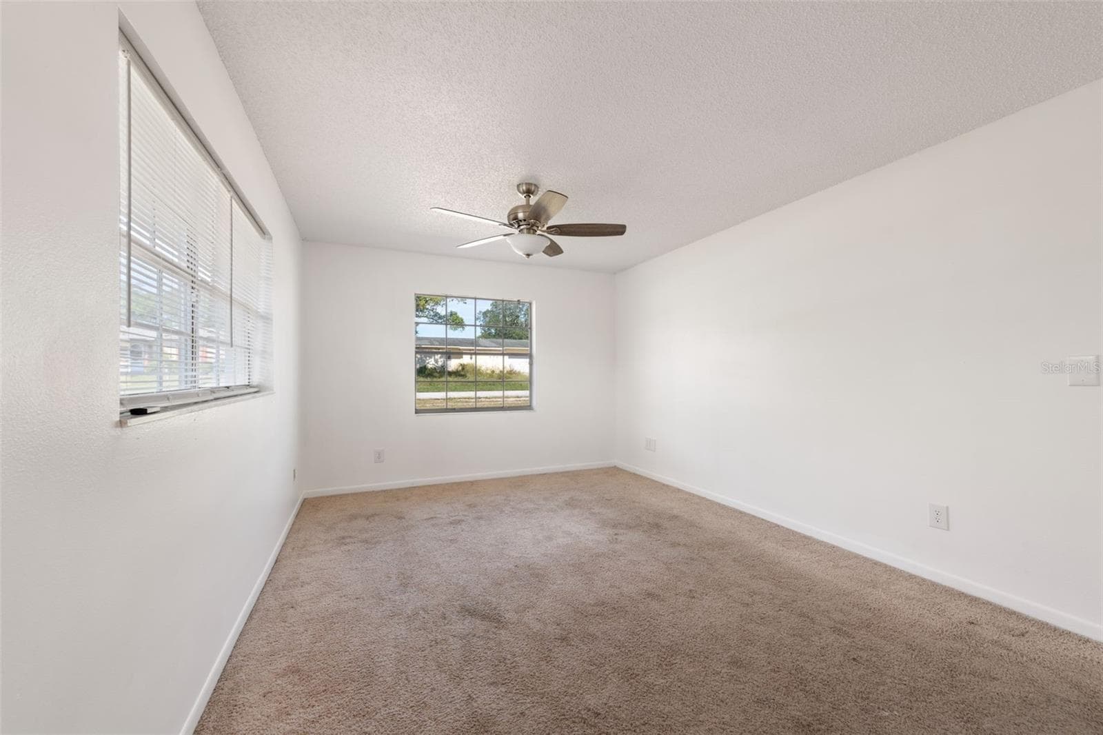 Single Family Residence at 12601 EDDINGTON RD, SPRING HILL, photo 17 of 28