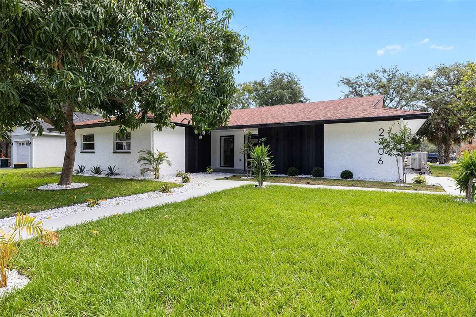 Single Family Residence at 2306 S SAN JOSE CIR, TAMPA, photo 3 of 51