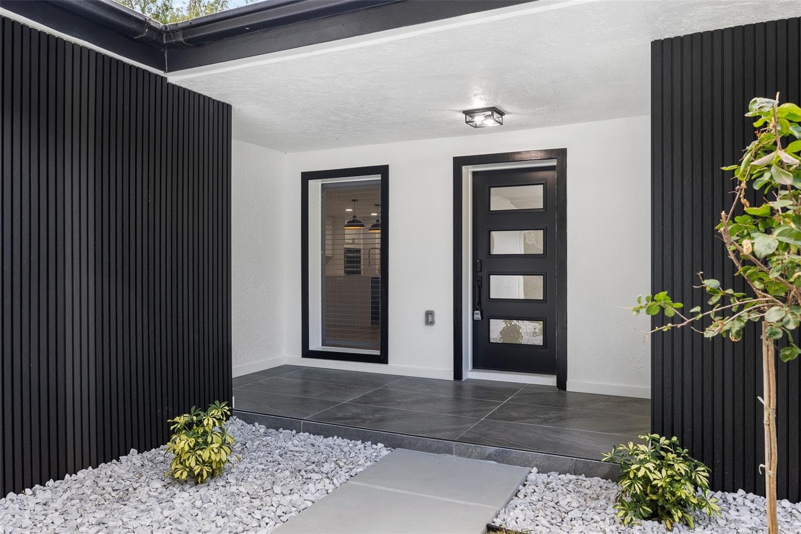 Single Family Residence at 2306 S SAN JOSE CIR, TAMPA, photo 4 of 51