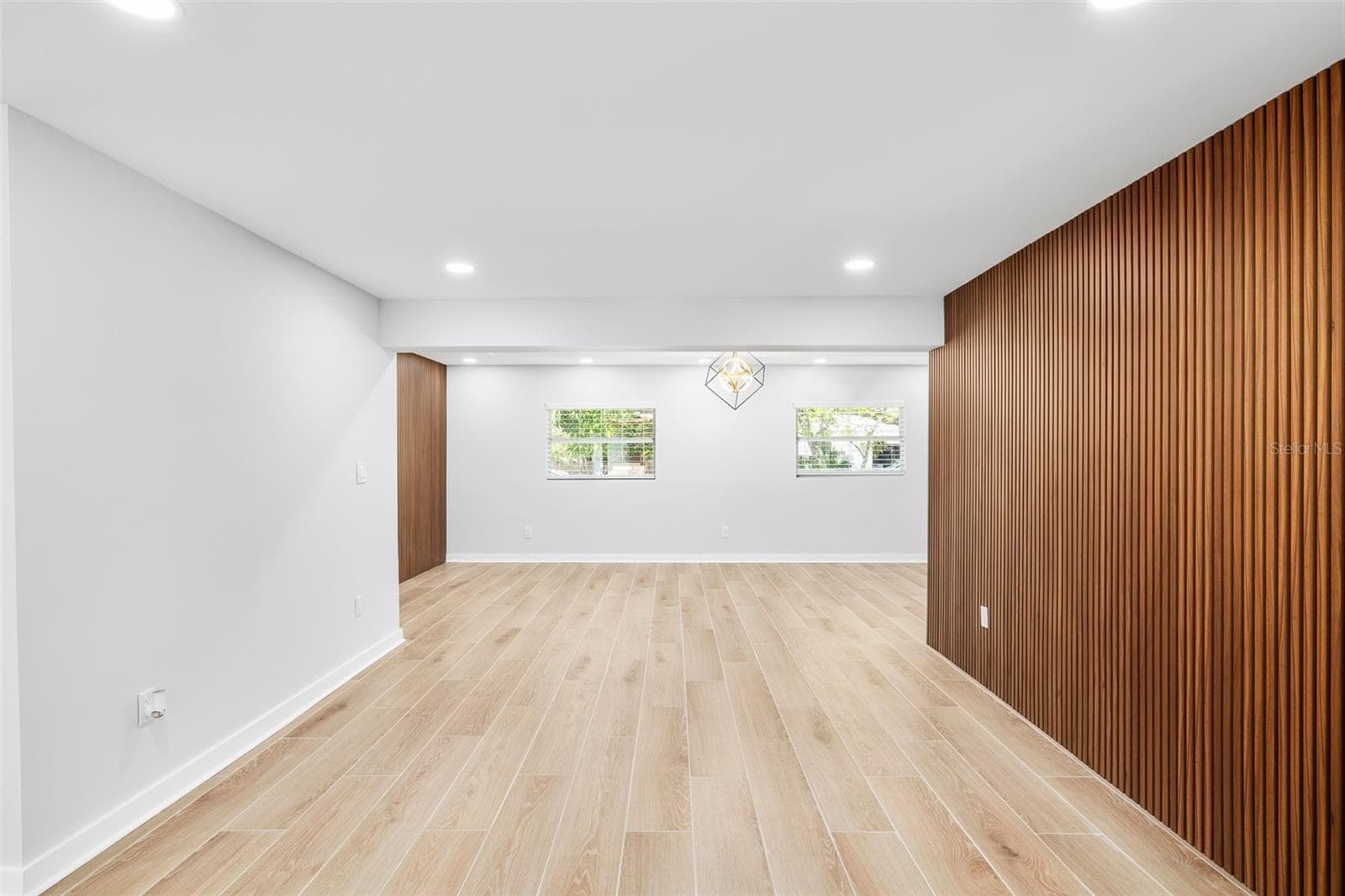 Single Family Residence at 2306 S SAN JOSE CIR, TAMPA, photo 14 of 51