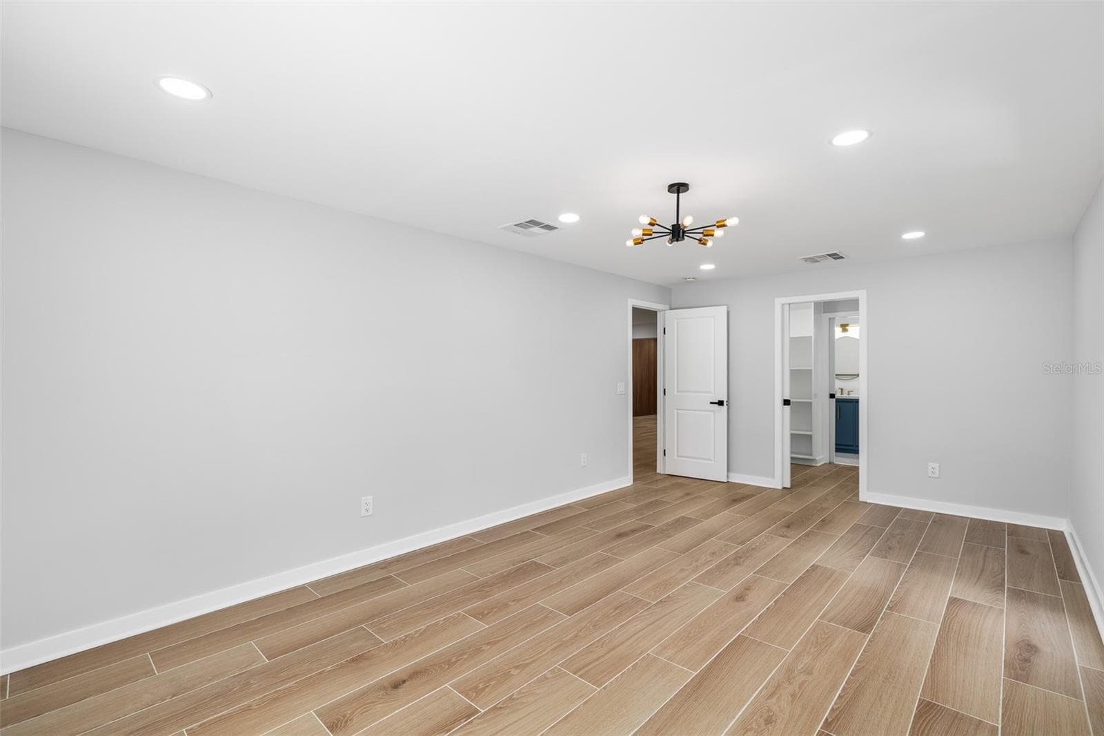 Single Family Residence at 2306 S SAN JOSE CIR, TAMPA, photo 19 of 51
