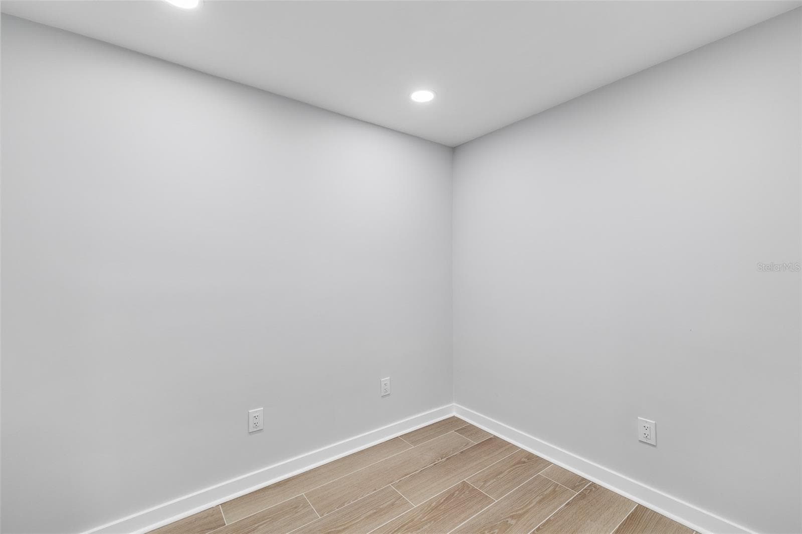 Single Family Residence at 2306 S SAN JOSE CIR, TAMPA, photo 29 of 51
