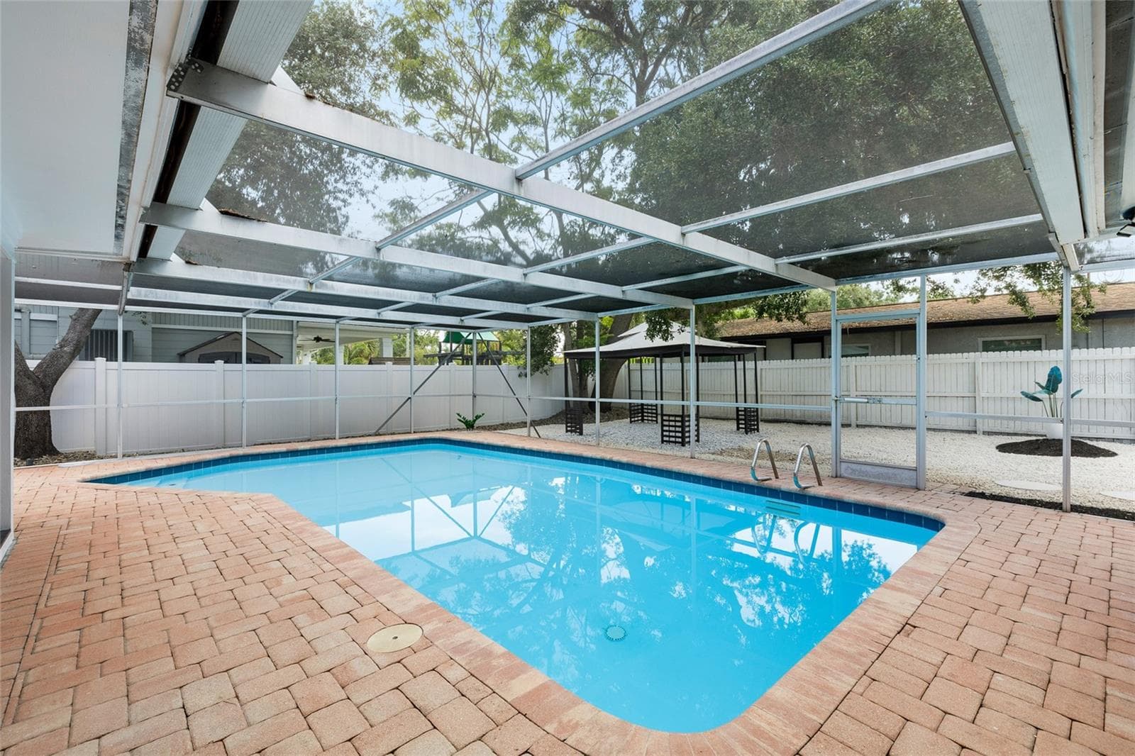 Single Family Residence at 2306 S SAN JOSE CIR, TAMPA, photo 40 of 51