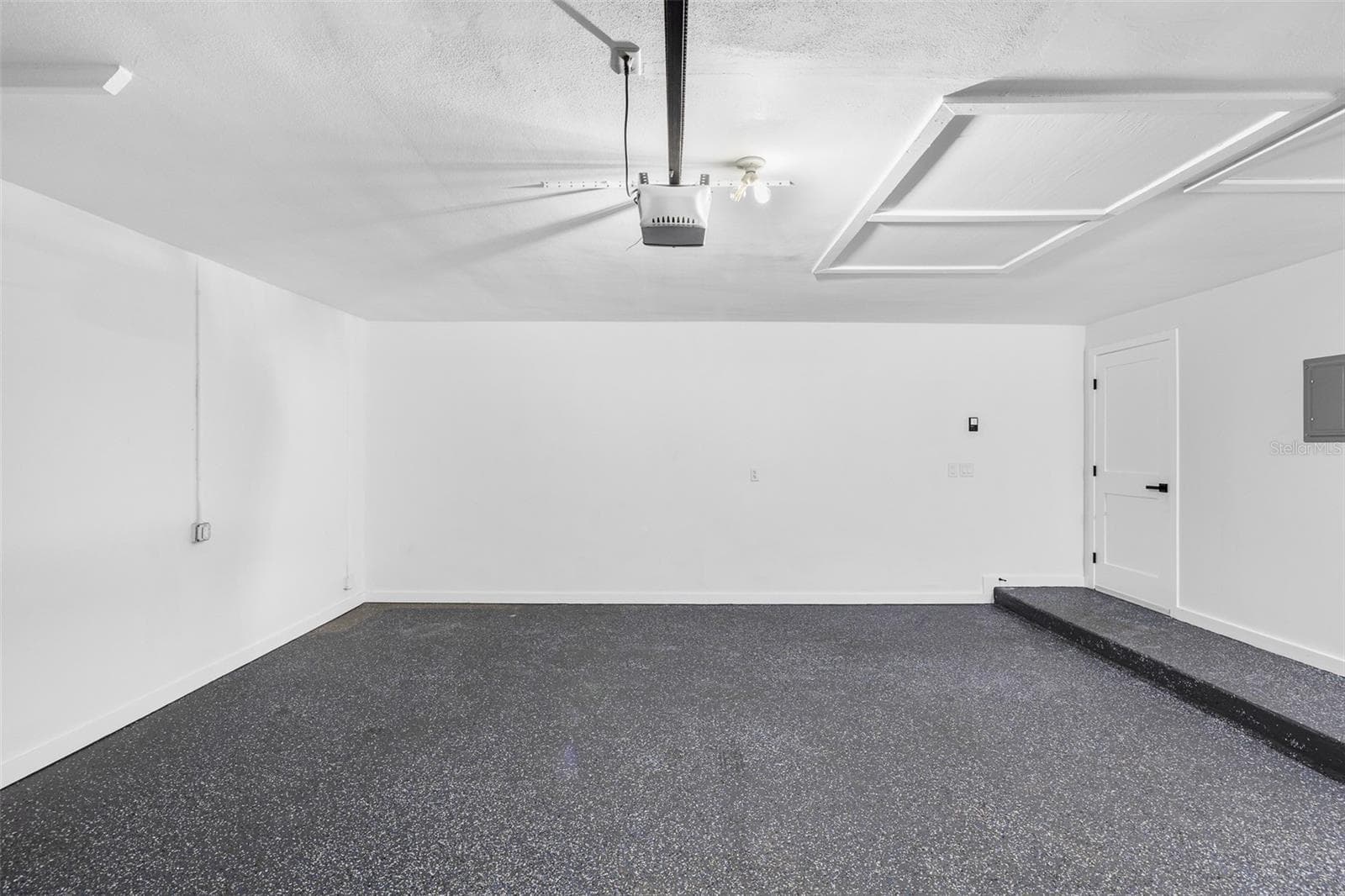 Single Family Residence at 2306 S SAN JOSE CIR, TAMPA, photo 45 of 51