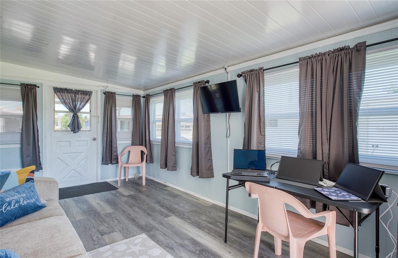 Florida Room - 18675 US HIGHWAY 19 N #328, CLEARWATER