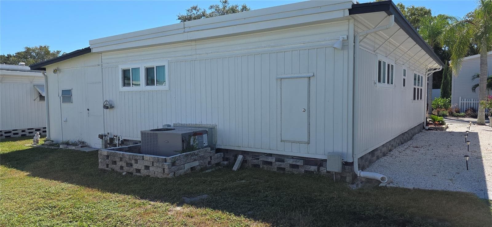 Rear - 2331 BELLEAIR RD #806, CLEARWATER