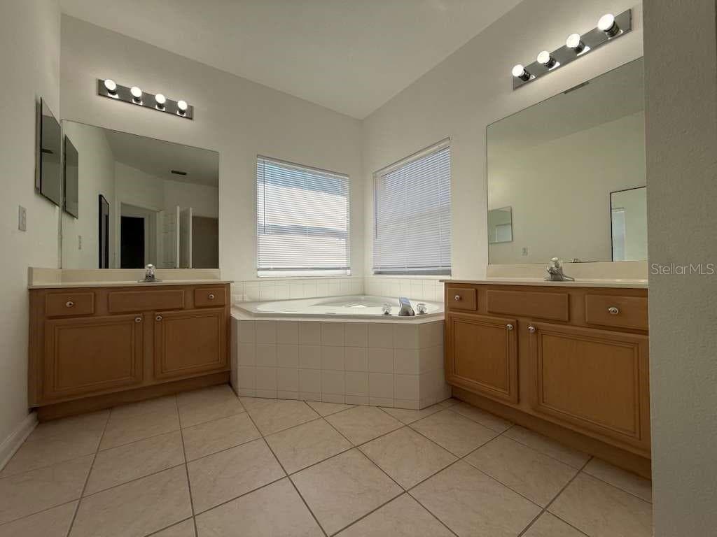 Single Family Residence at 14548 GRAND COVE DR, ORLANDO, photo 19 of 28