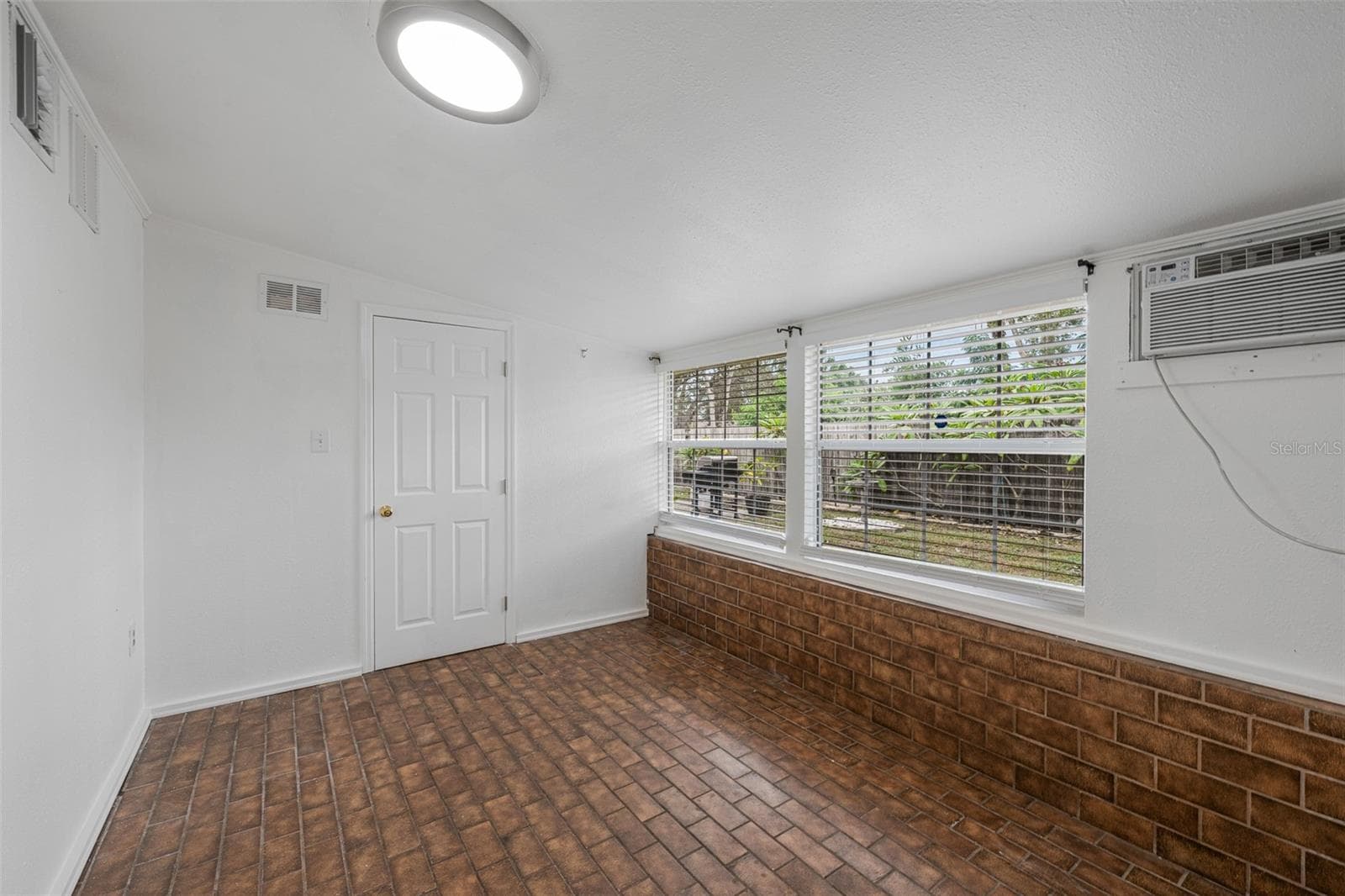 Single Family Residence at 3705 W TYSON AVE, TAMPA, photo 19 of 25