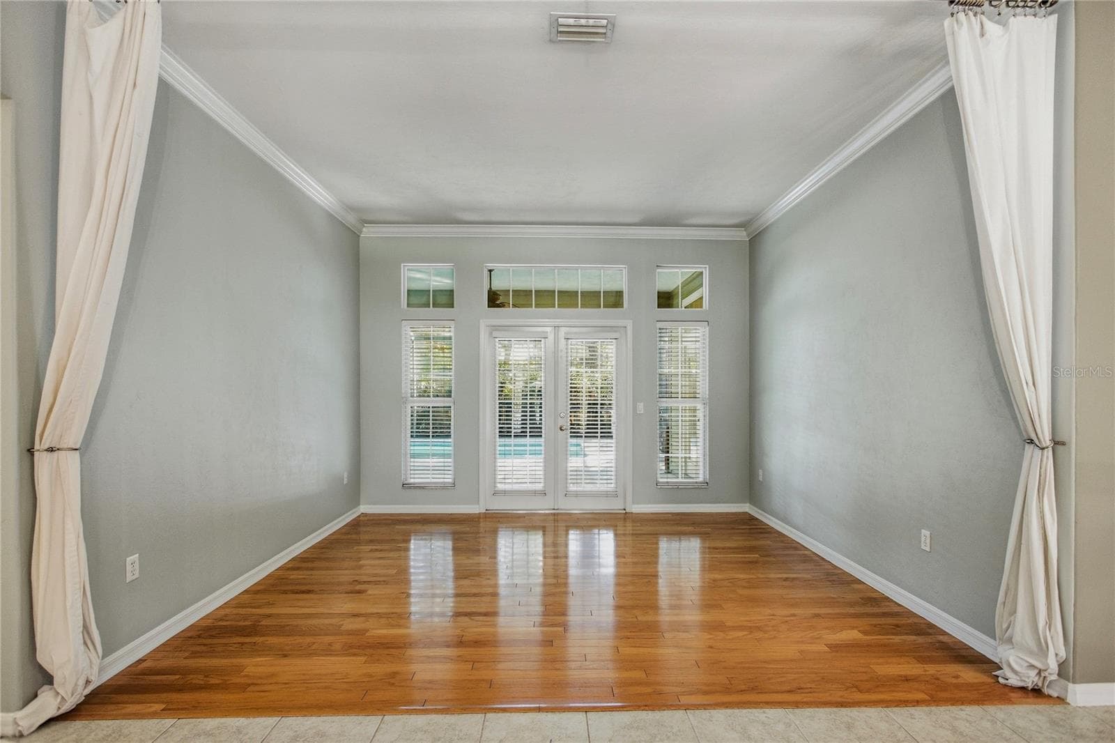 Single Family Residence at 915 SW 86TH WAY, GAINESVILLE, photo 2 of 55
