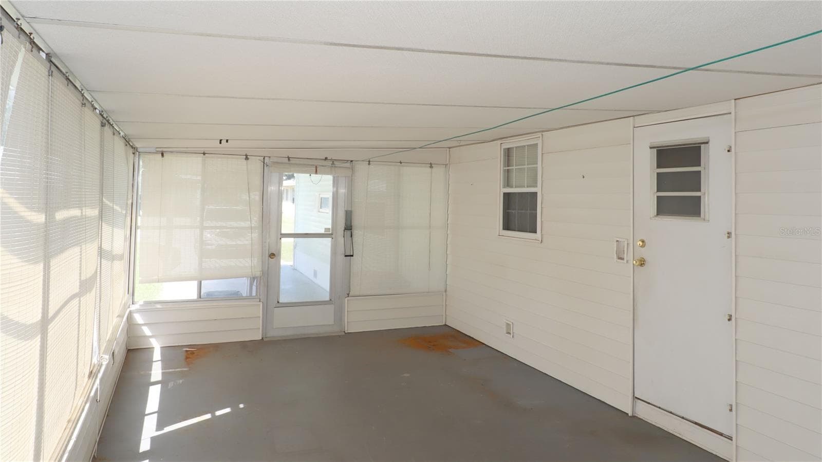 but could have many uses. - 417 NE 64TH AVE, OCALA
