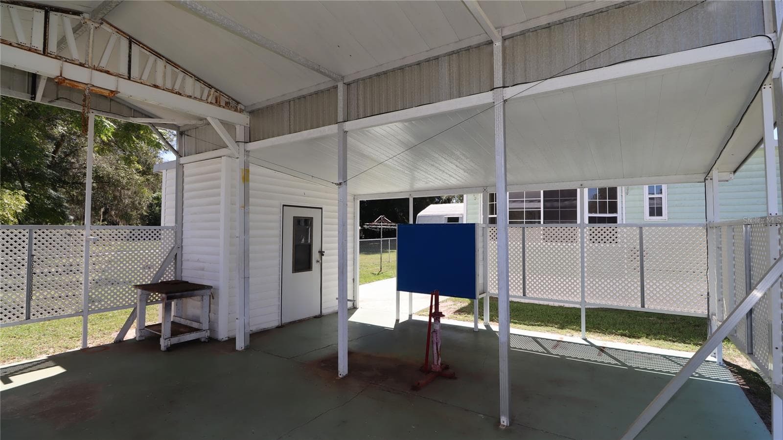 or outdoor entertaining... - 417 NE 64TH AVE, OCALA