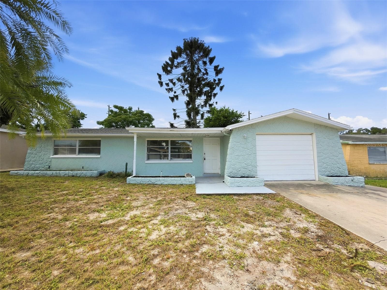 Single Family Residence at 4208 CANTERBERRY DR, HOLIDAY, photo 4 of 33