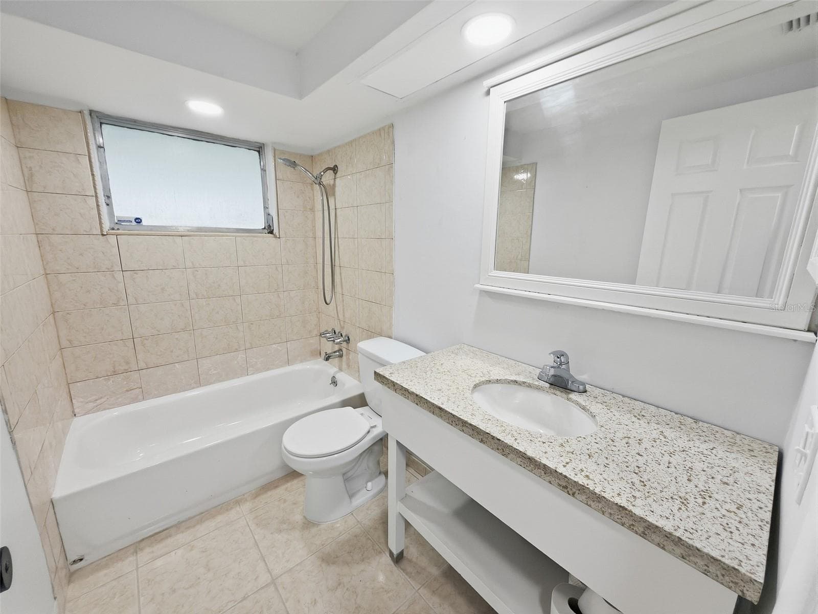Single Family Residence at 4208 CANTERBERRY DR, HOLIDAY, photo 13 of 33