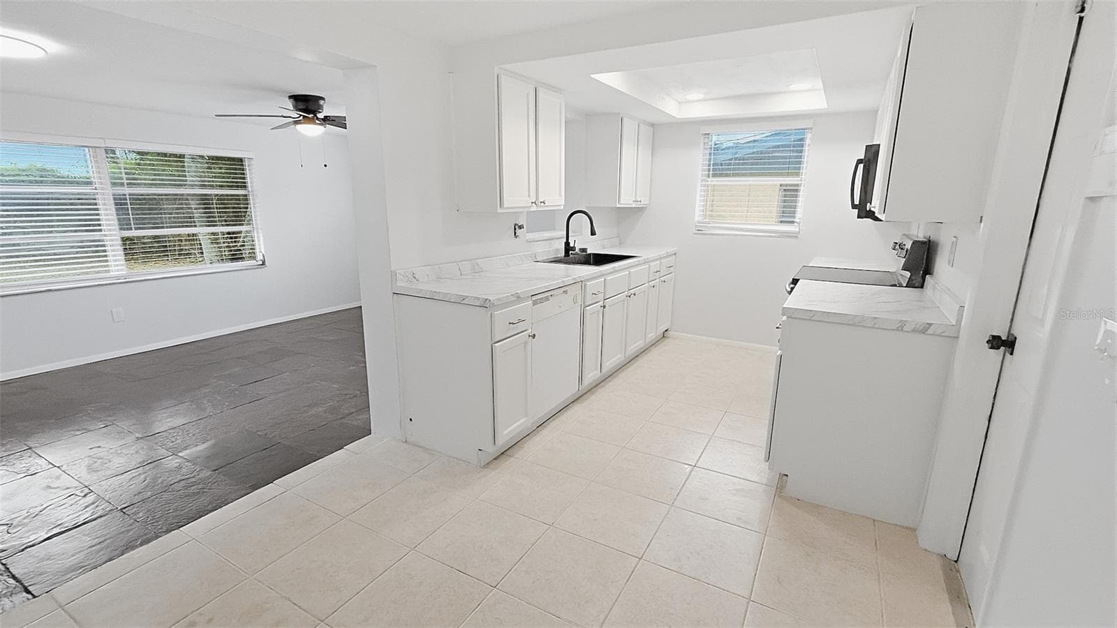 Single Family Residence at 4208 CANTERBERRY DR, HOLIDAY, photo 16 of 33