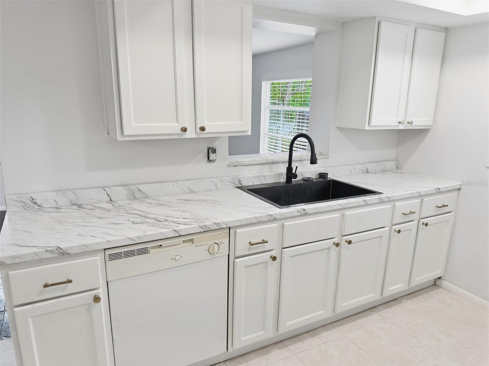 Single Family Residence at 4208 CANTERBERRY DR, HOLIDAY, photo 20 of 33
