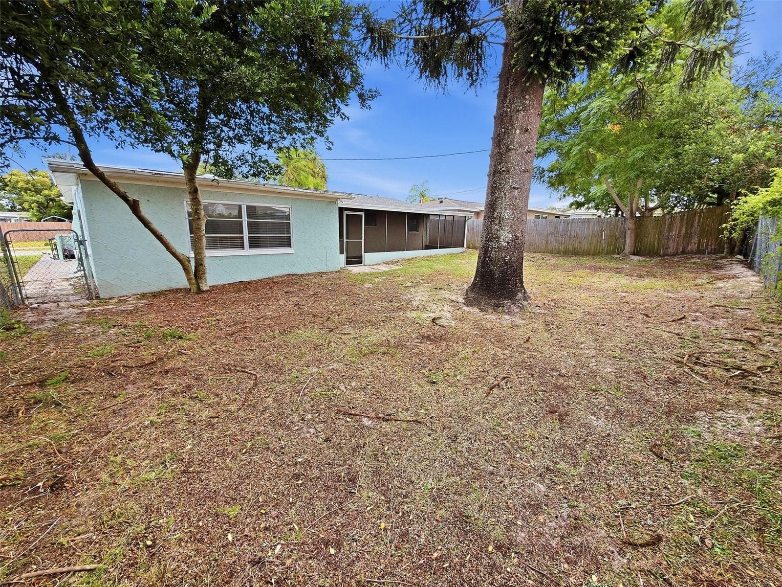 Single Family Residence at 4208 CANTERBERRY DR, HOLIDAY, photo 29 of 33
