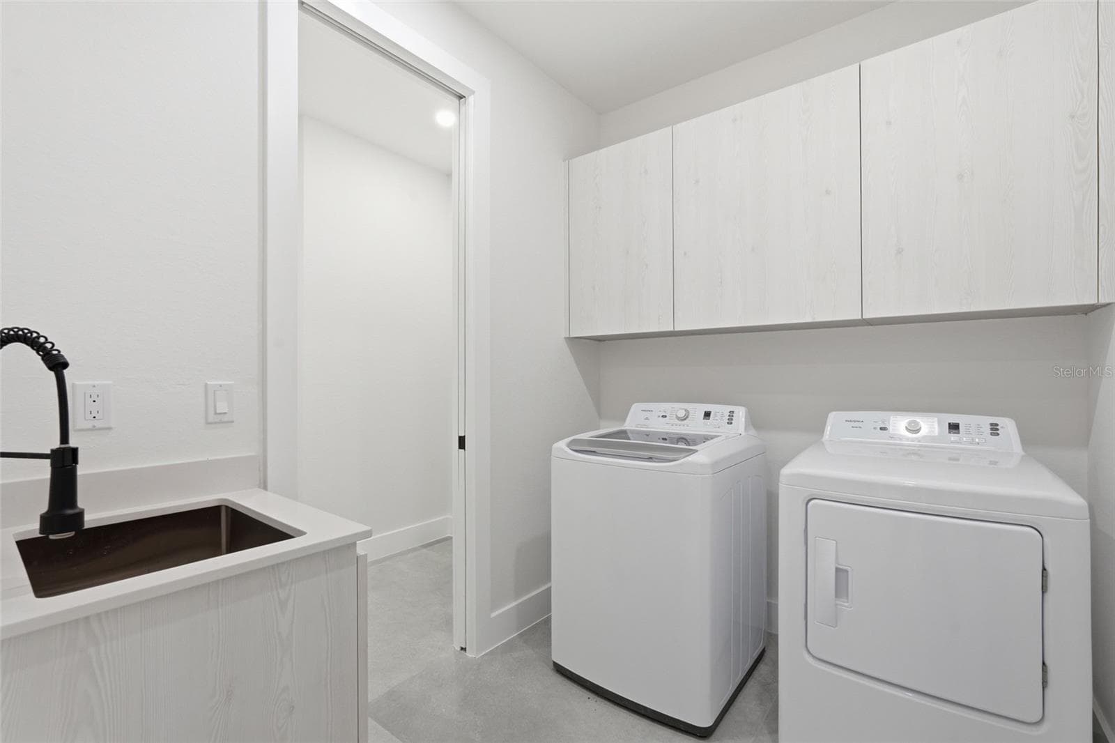 Laundry - 329 NE 15TH TER, CAPE CORAL
