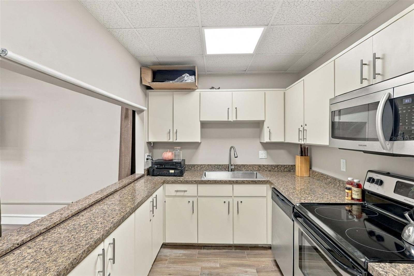 Catering kitchen - 3 OCEANS WEST BLVD #7D7, DAYTONA BEACH SHORES