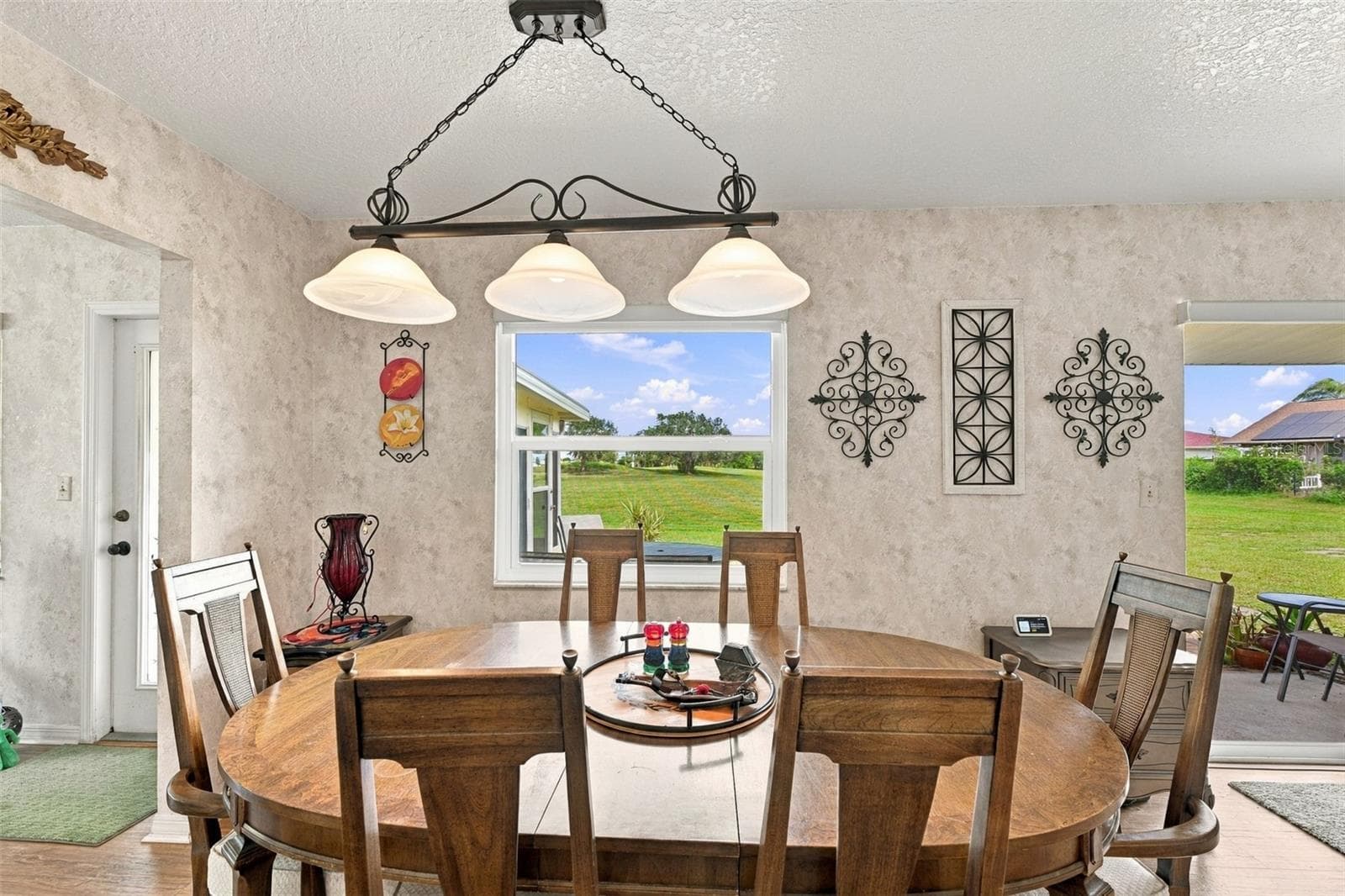 What a bright and open setting. - 215 GENET CT, SUN CITY CENTER