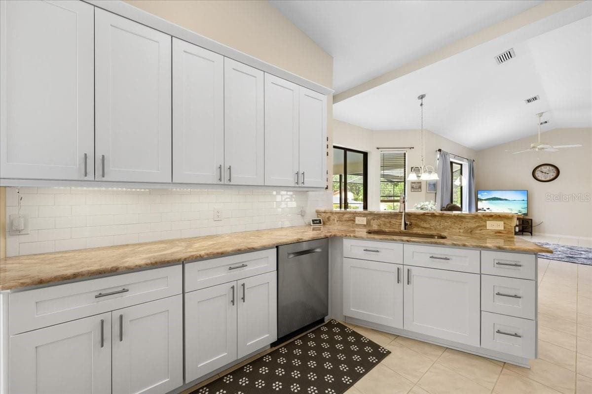 Kitchen - 2656 SADDLEWOOD LN, PALM HARBOR