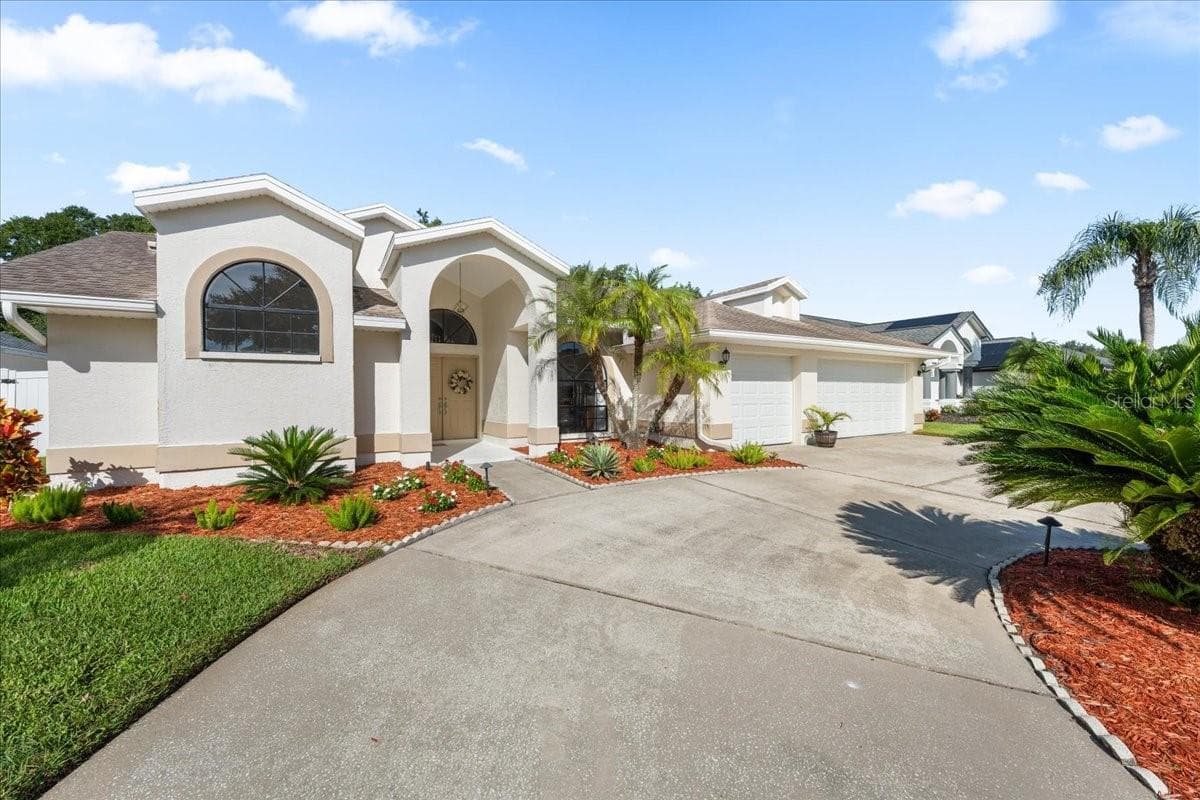 Front Exterior - 2656 SADDLEWOOD LN, PALM HARBOR