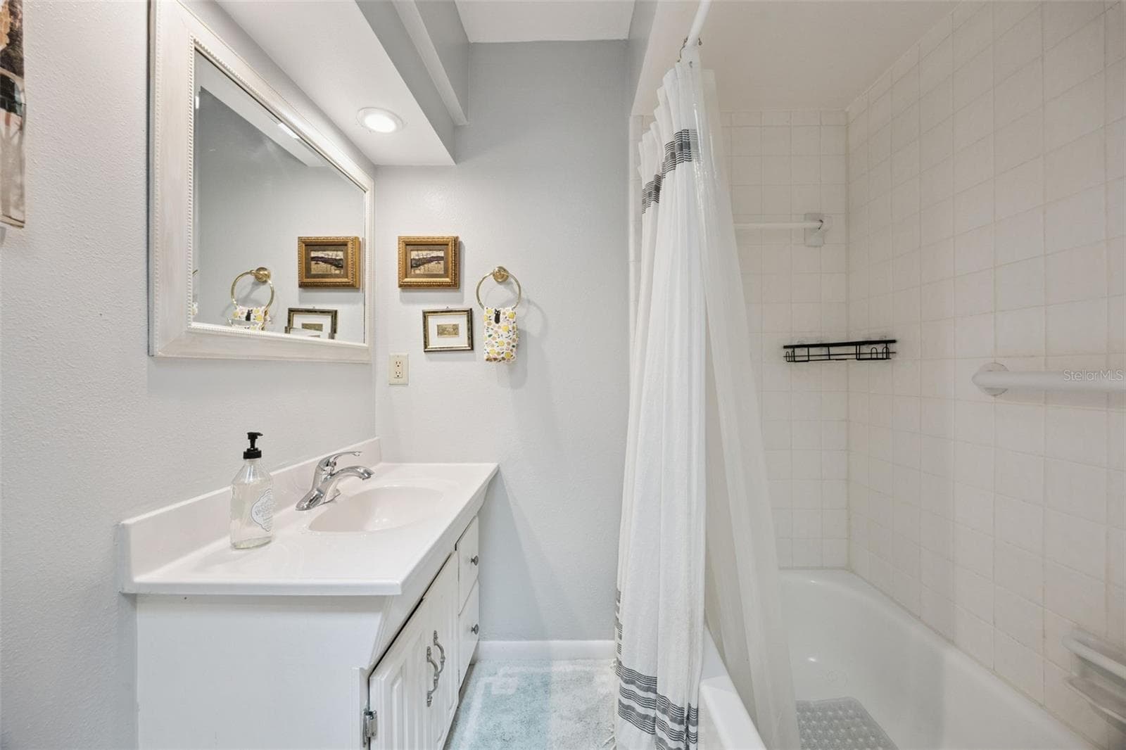 bath 2 - 4628 S SHORE RD, ORLANDO