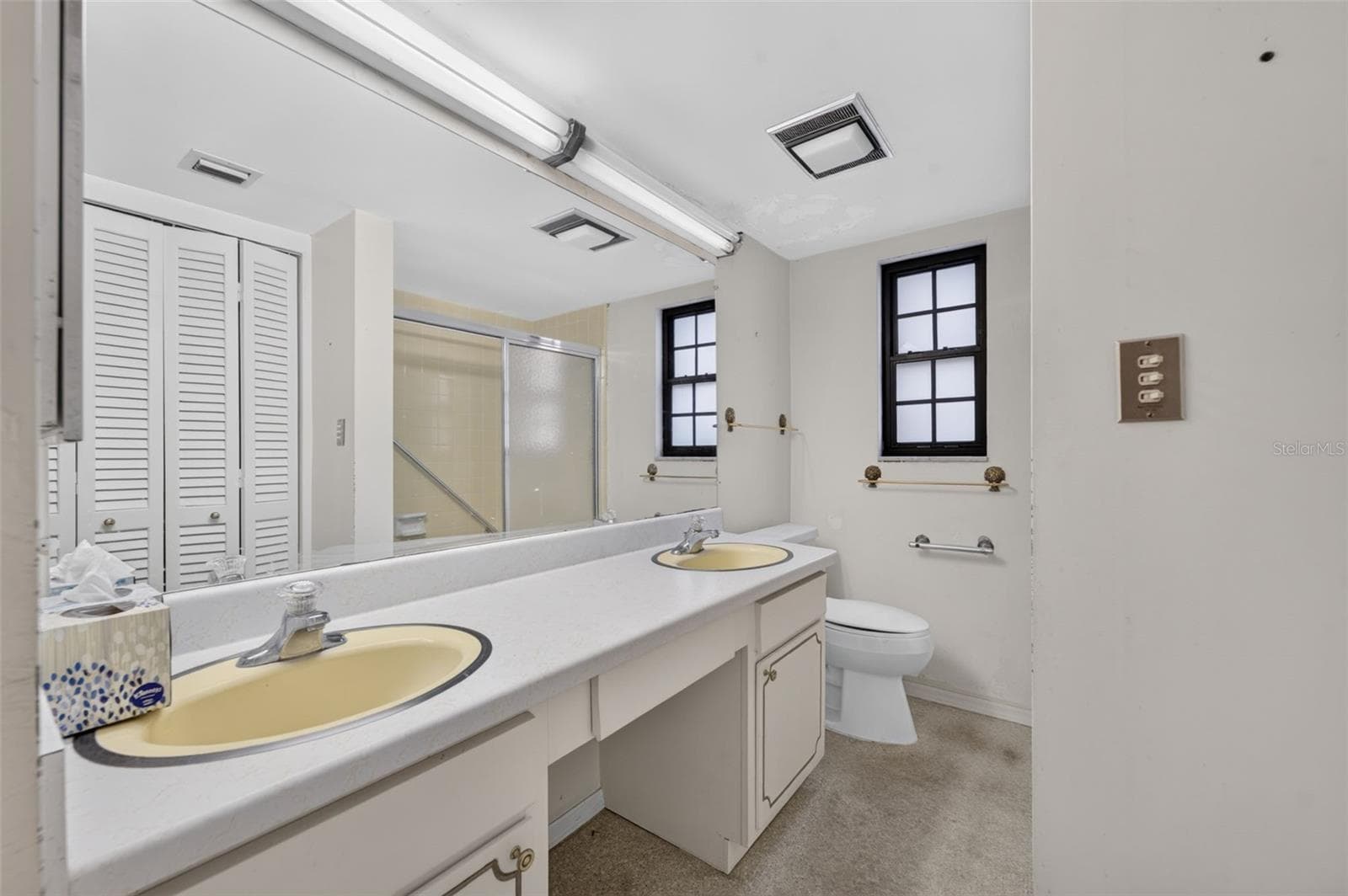 Guest bath - 100 S INTERLACHEN AVE #401, WINTER PARK