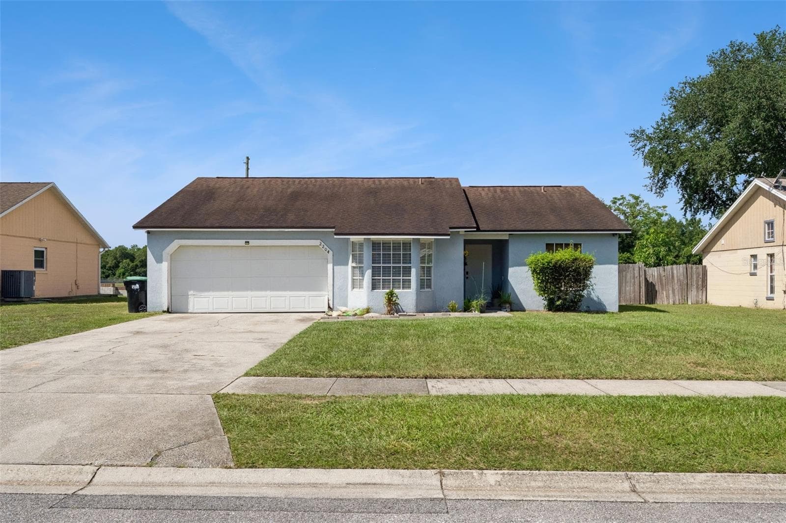 Single Family Residence at 2204 BRIDGEWOOD TRL, ORLANDO, photo 2 of 27
